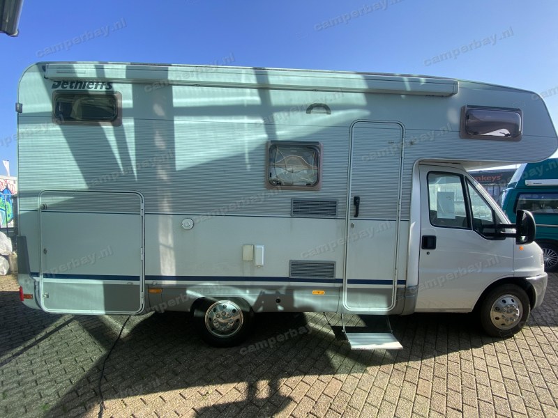 Dethleffs Globetrotter 6 PERS Met stapelbed &XXL garage
